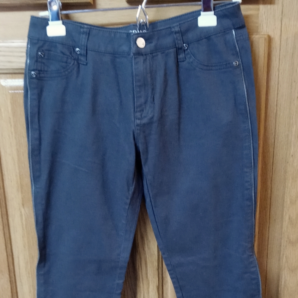 NWT New York & Company Jeans Soho Legging Charcoal Gray Size 2.